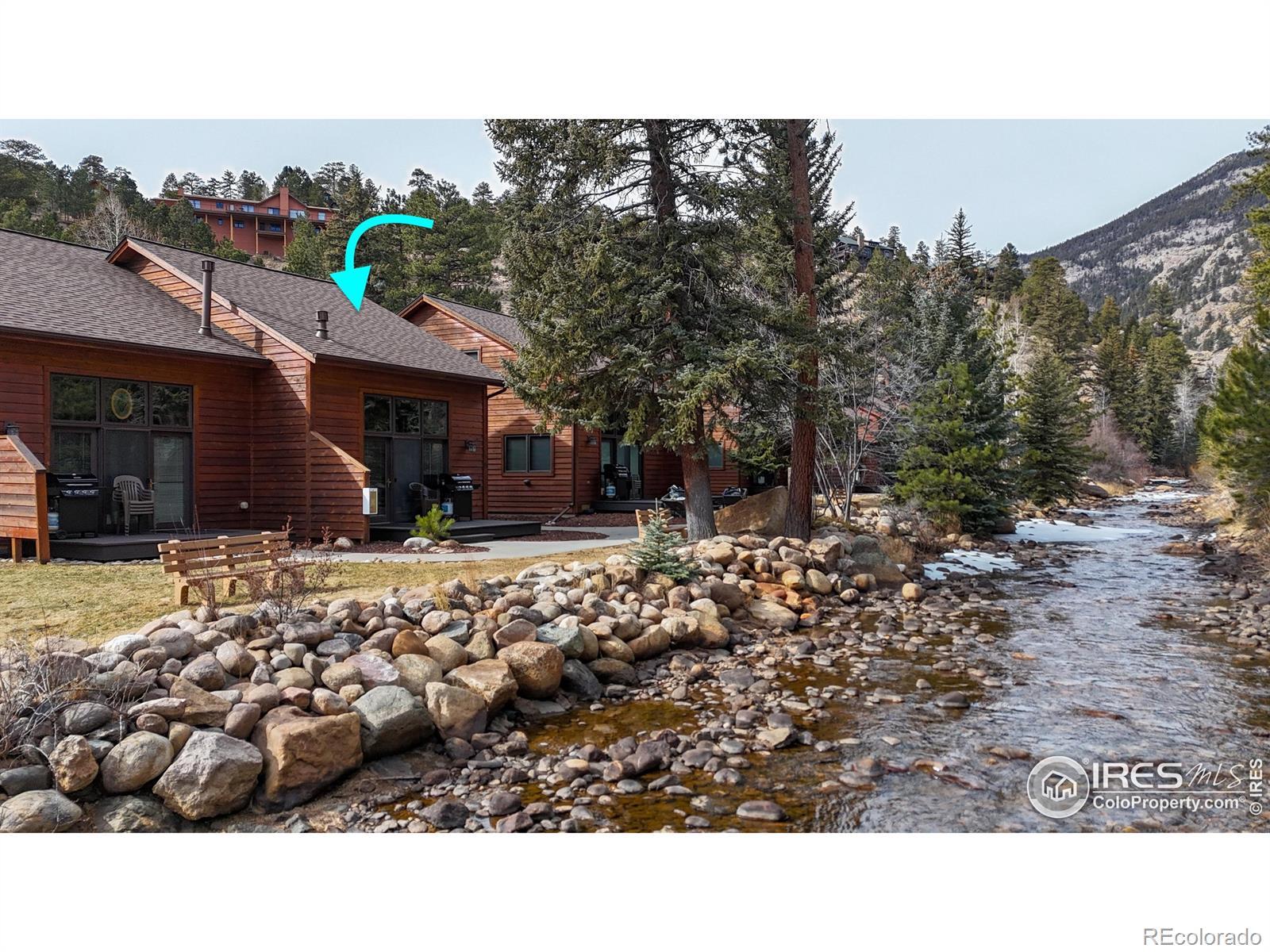 Image 1: Life on the river. Image 1: Life on the river.
