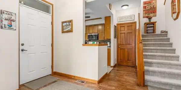 Image 4: Foyer Image 4: Foyer