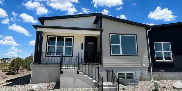 9469 Roseate View