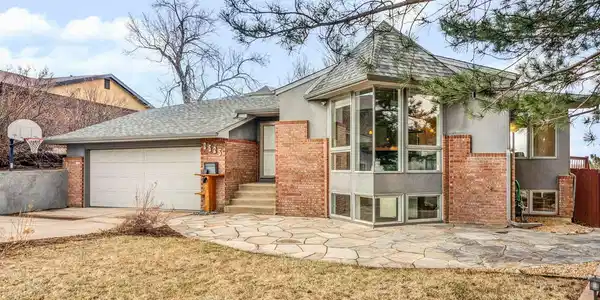 2525 Balsam Drive