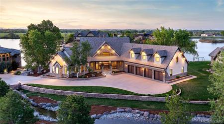 9833 Shoreline Drive