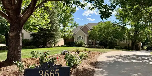 Image 2: Driveway to the 3 Car Garage Image 2: Driveway to the 3 Car Garage