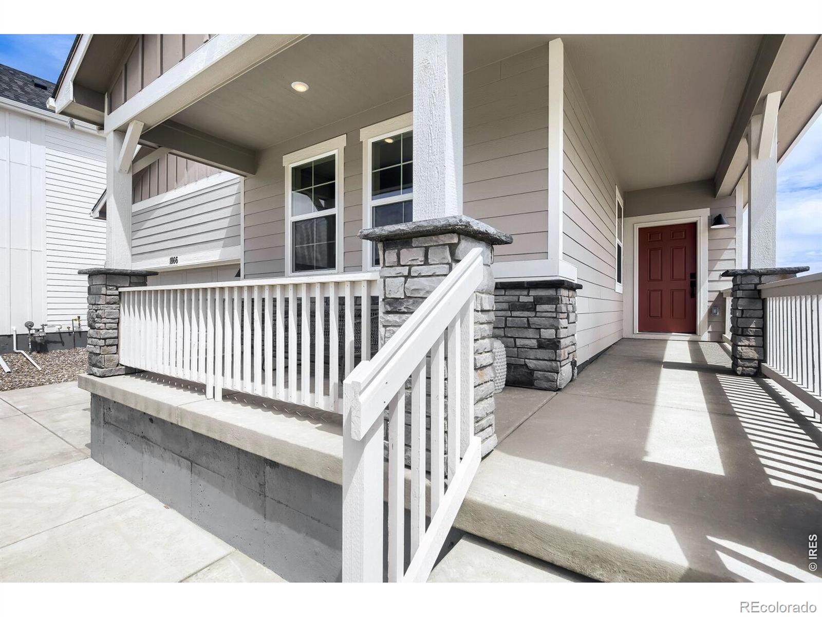Image 3: Covered front patio
