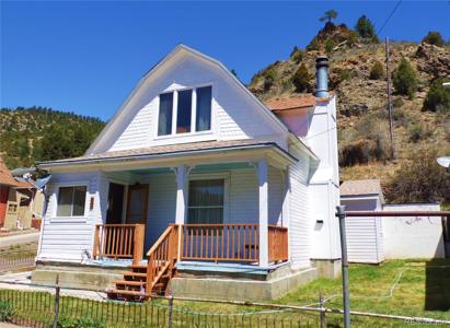 902 Virginia Street