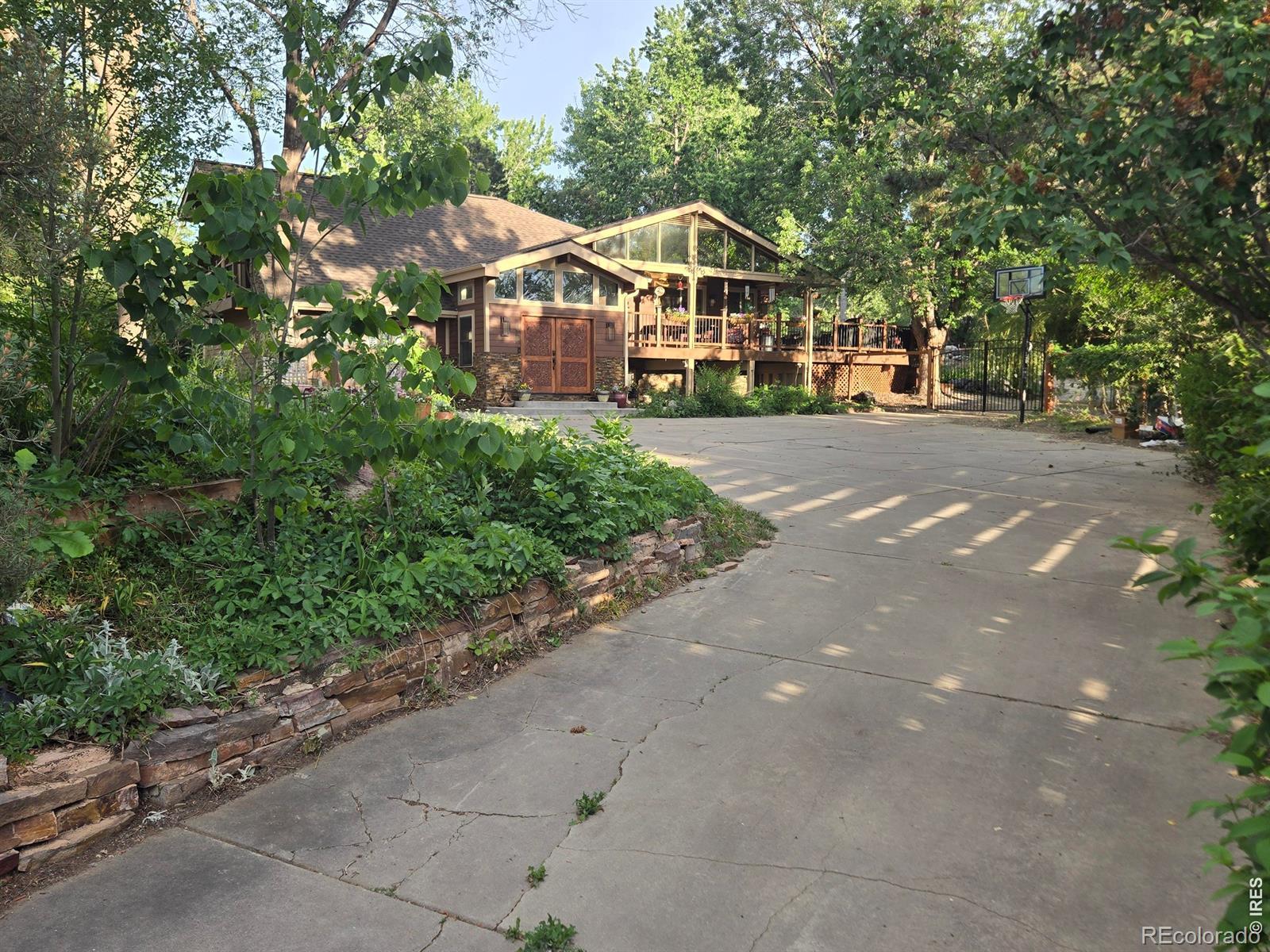 Image 2: Spacious Grounds Image 2: Spacious Grounds