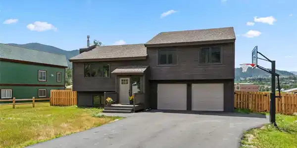 815 Summit Drive