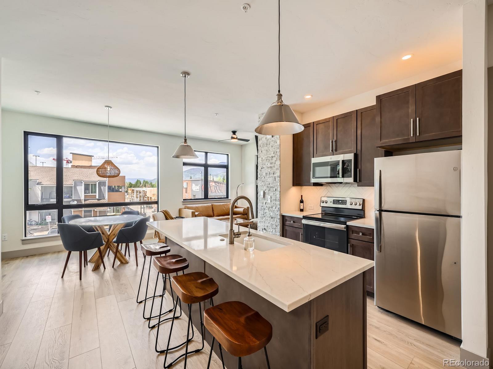 Image 3: 06 Kitchen.jpg