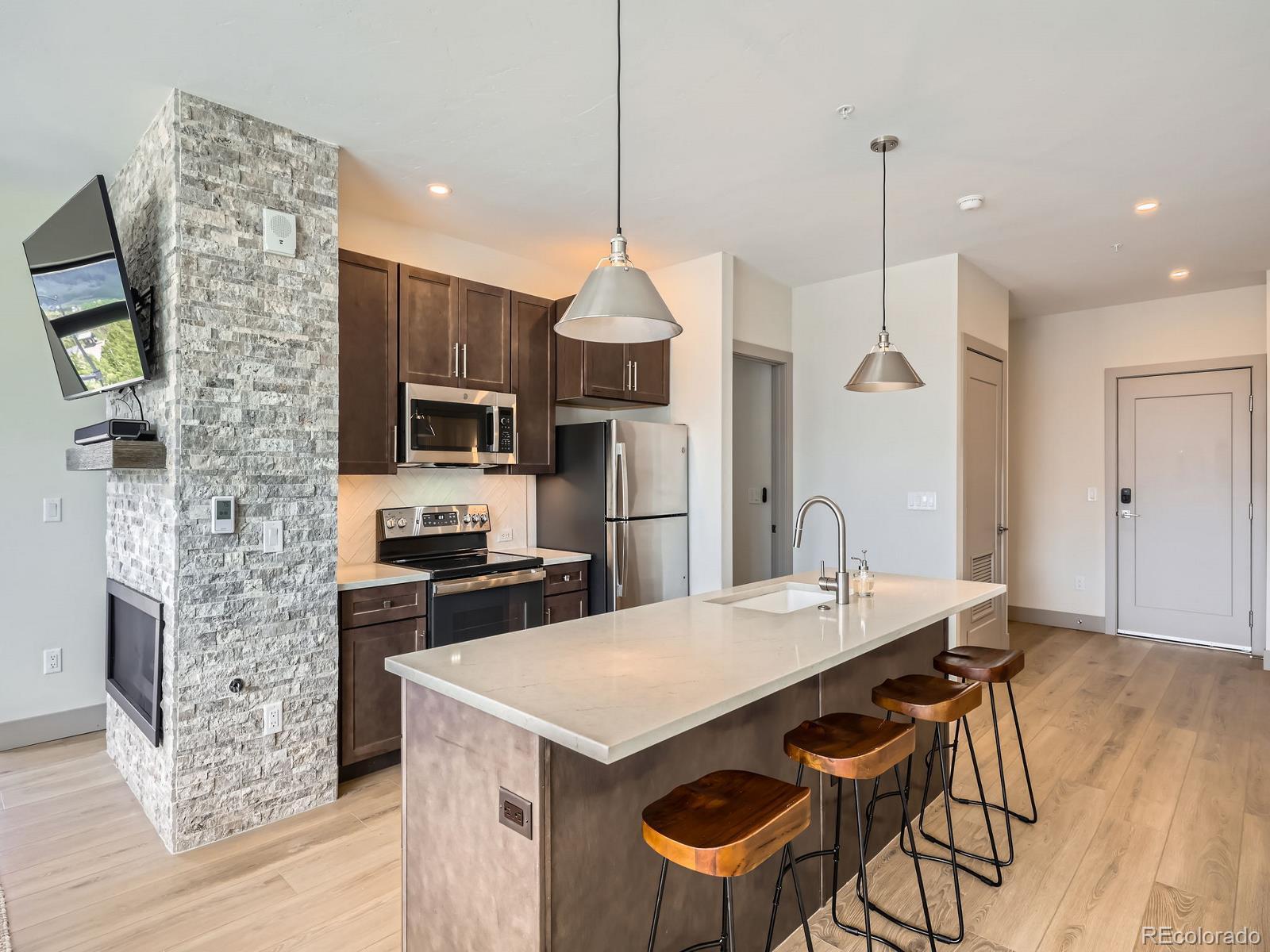 Image 4: 07 Kitchen.jpg