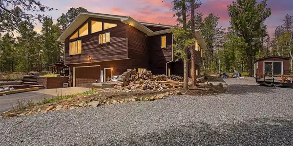 111 Foxtail Circle