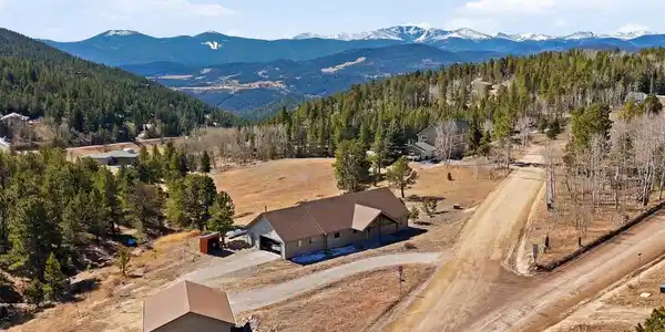2979 Coyote Circle