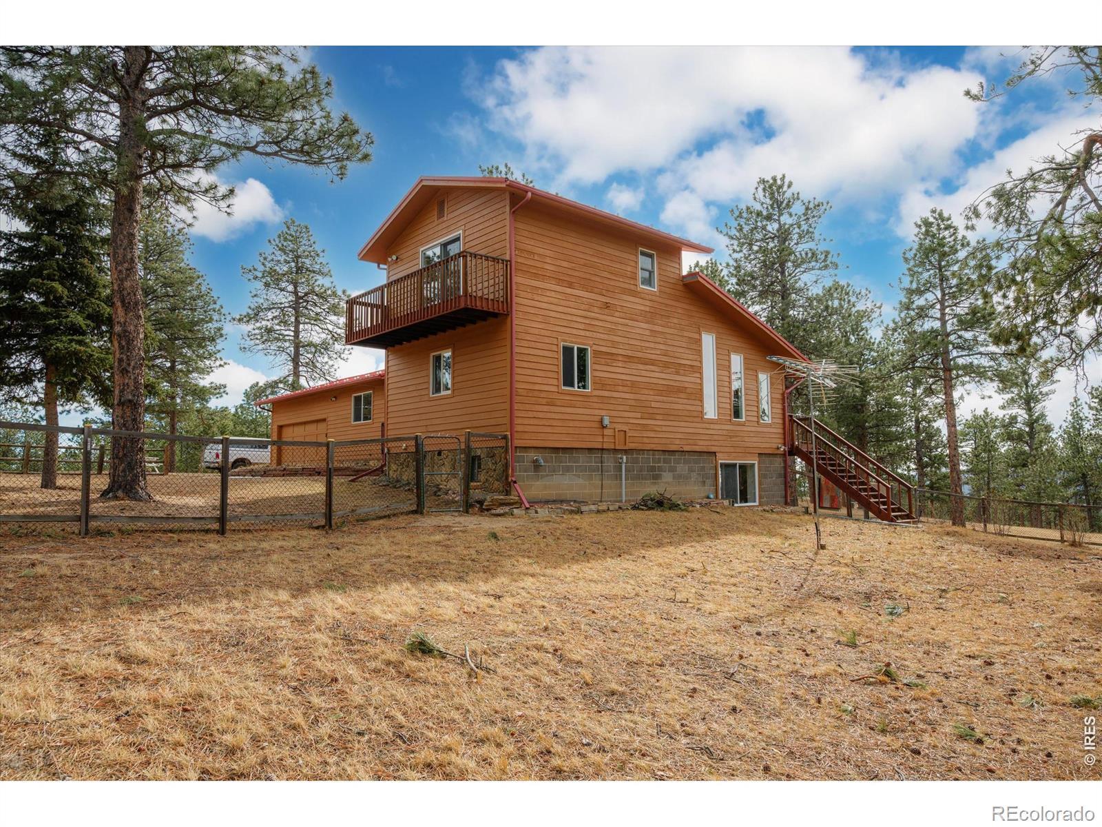 Image 4: Side yard Image 4: Side yard