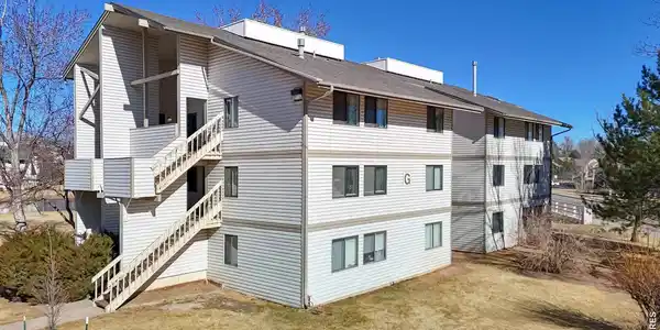 Image 2: 1705 Heatheridge Rd G301 Is an End Unit with Gorgeous Views Image 2: 1705 Heatheridge Rd G301 Is an End Unit with Gorgeous Views