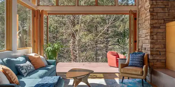 1127 Valley Lane