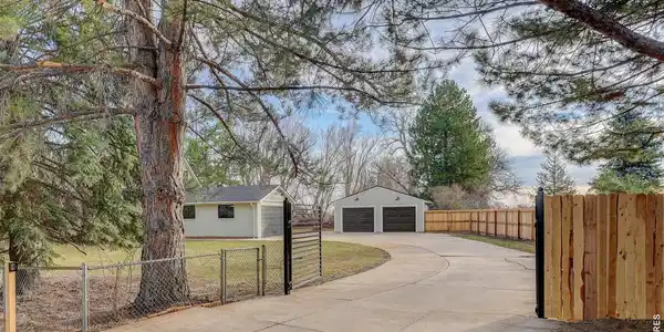 7859 Raven Court