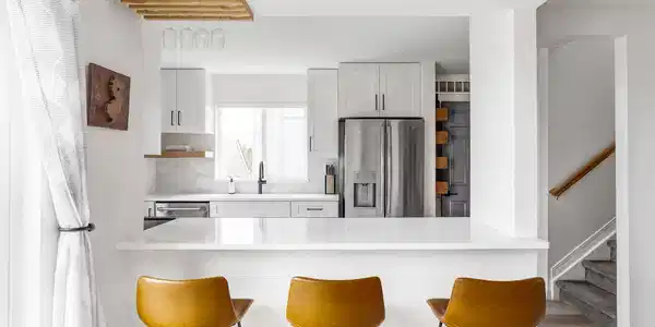 Image 2: Kitchen bar seating.
