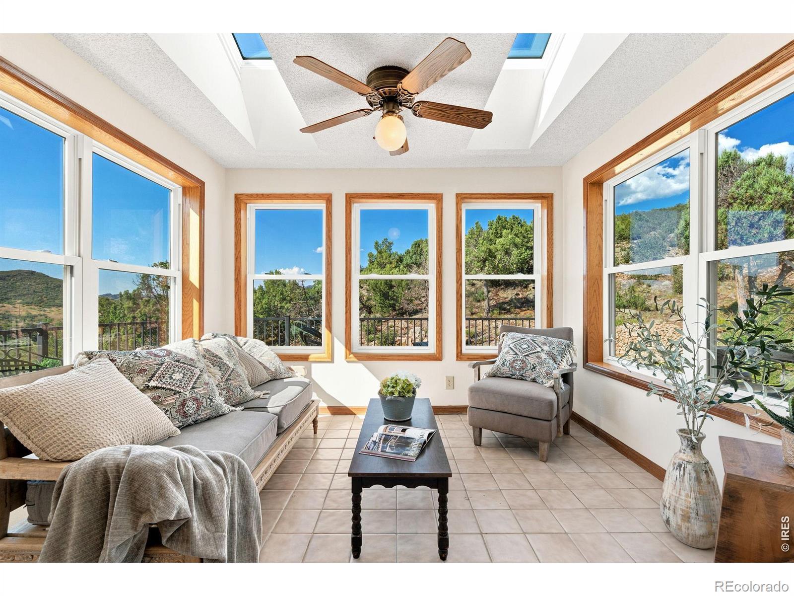 Image 2: Wow! Soak up the sun and the views. Image 2: Wow! Soak up the sun and the views.