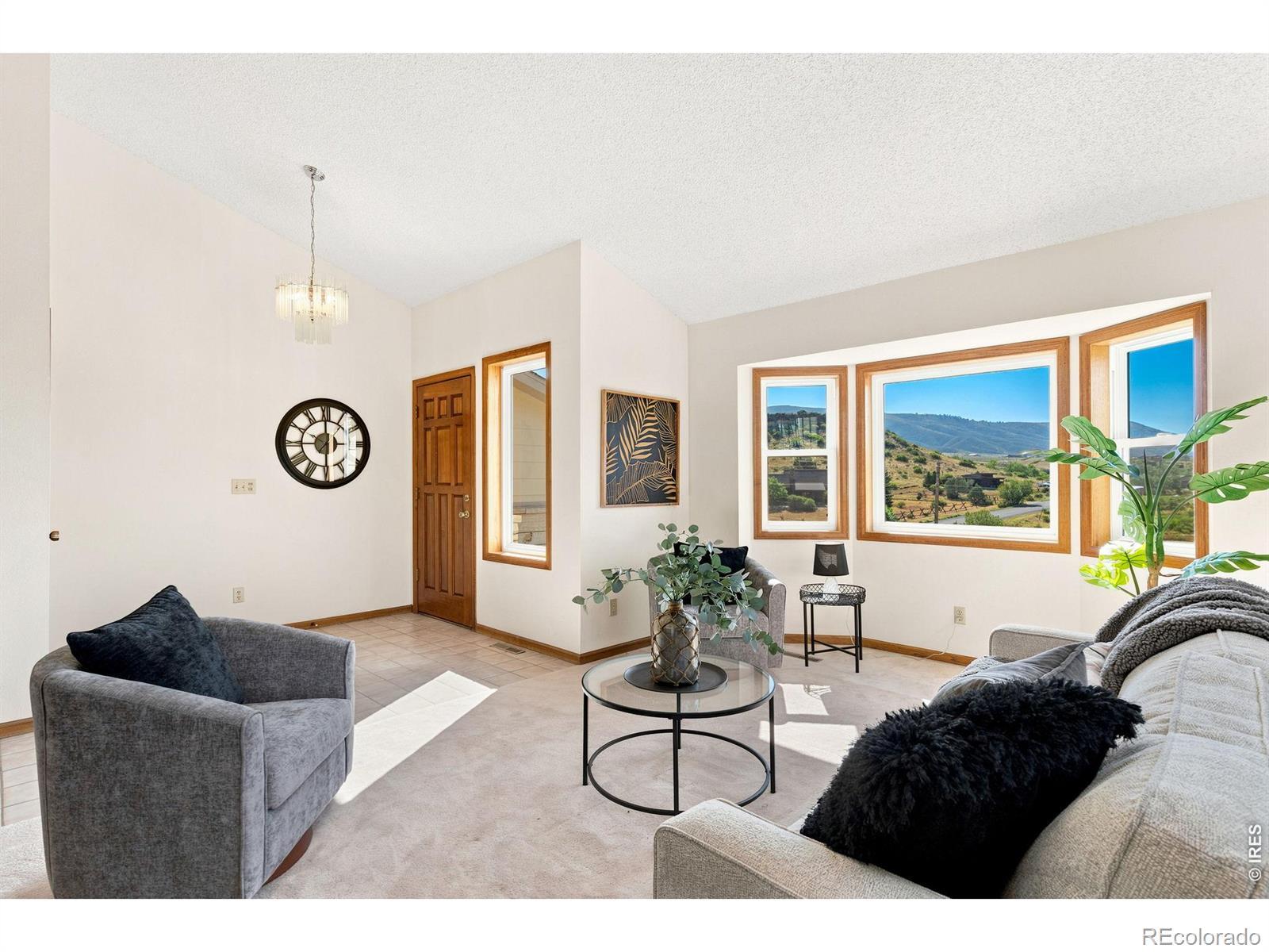Image 4: Welcoming entryway and front room...with mountain views in every direction. Image 4: Welcoming entryway and front room...with mountain views in every direction.