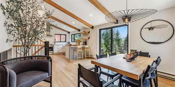 249 E Coyote Court
