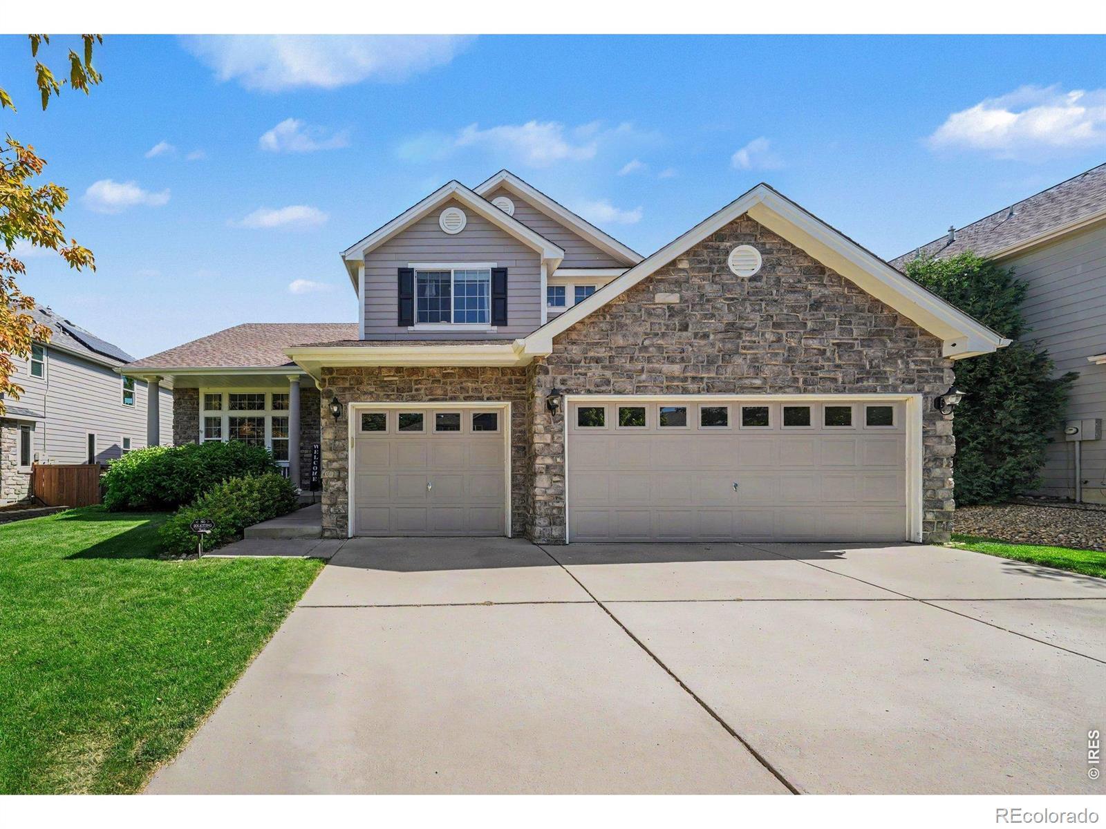Image 4: Oversized 3 Car Garage! Image 4: Oversized 3 Car Garage!