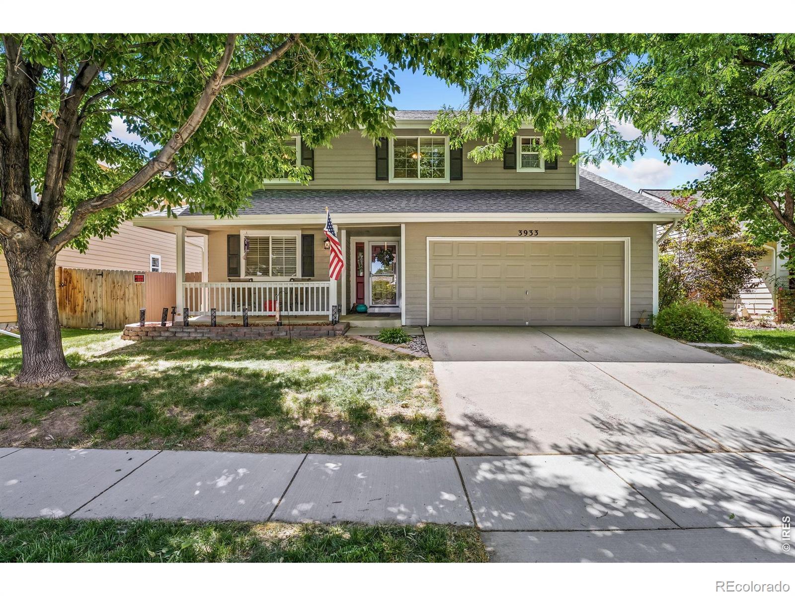 Image 1: Welcome to the desirable English Ranch neighborhood!