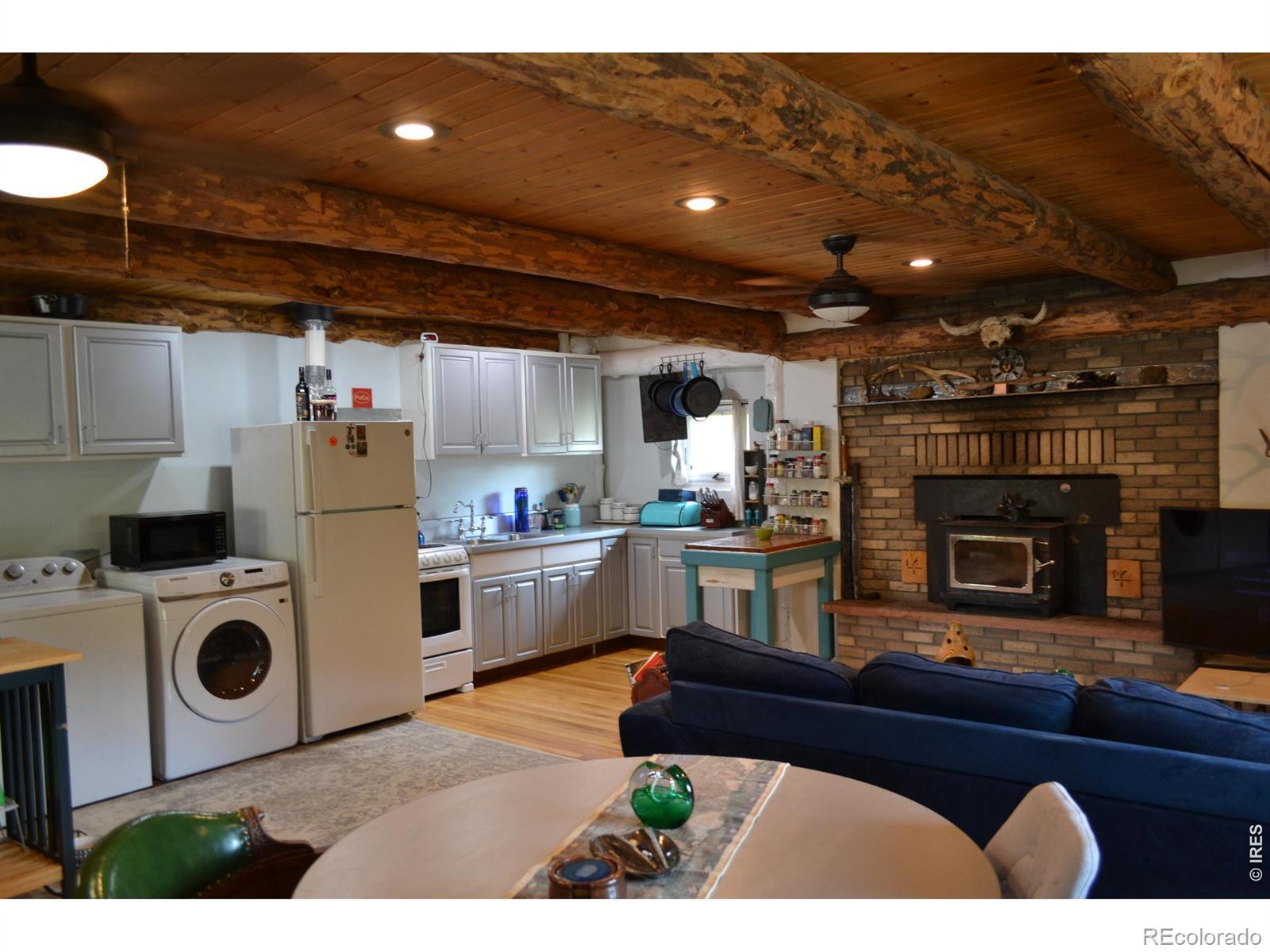 Image 4: Kitchen/Fireplace Image 4: Kitchen/Fireplace