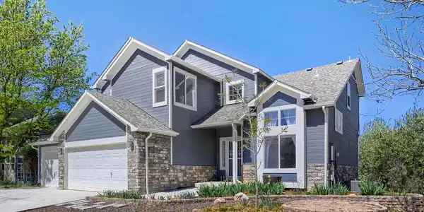 3965 Hawthorne Circle