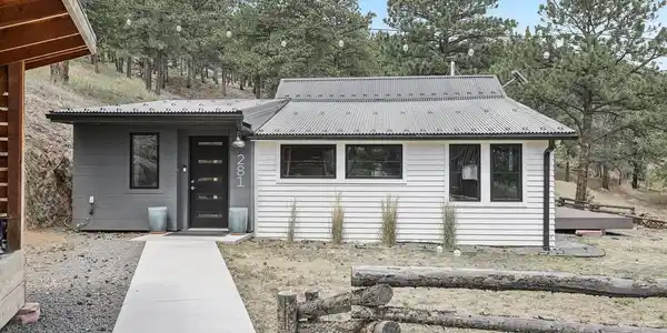 Image 4: Exterior