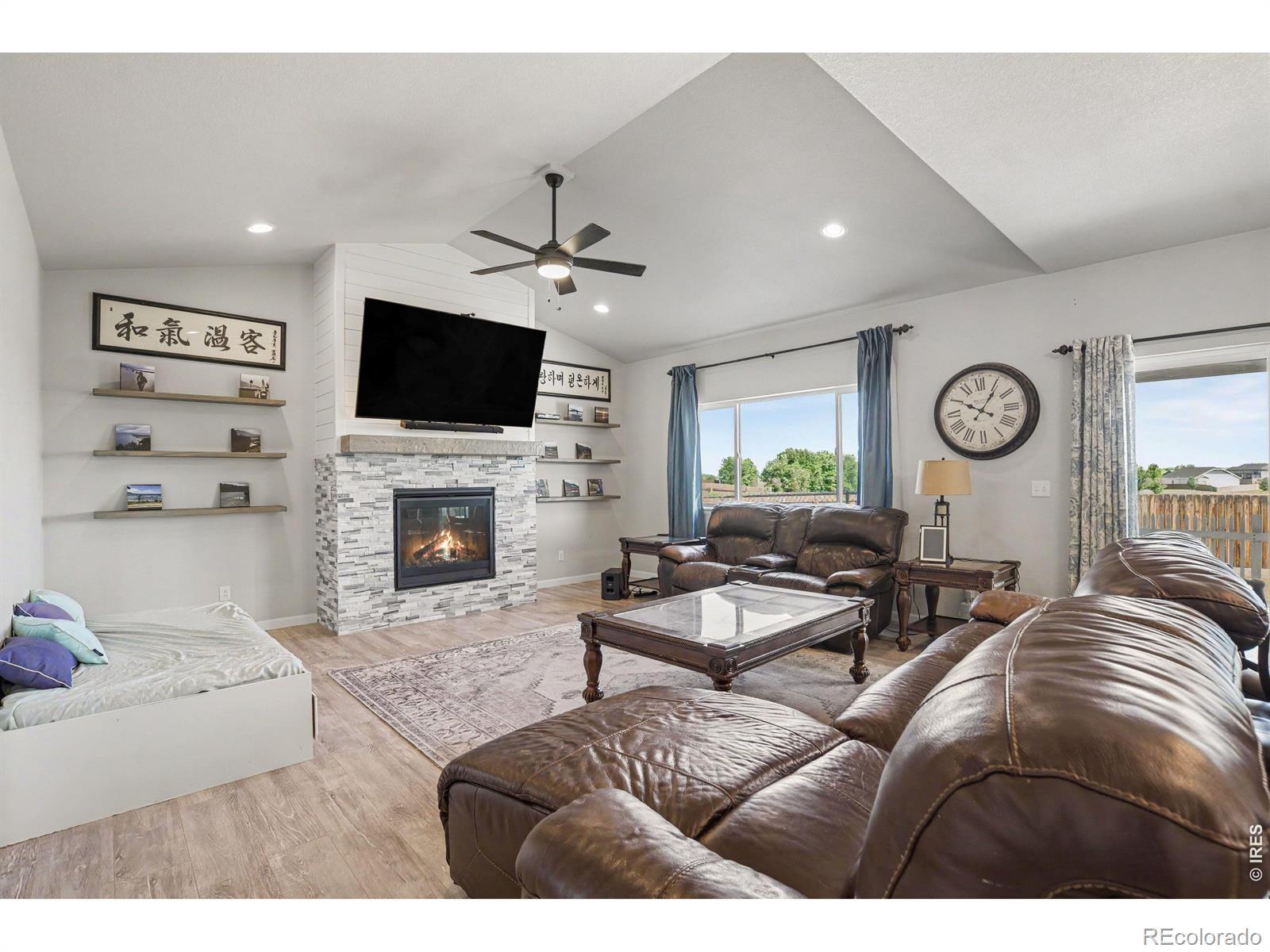 Image 4: Main level family room Image 4: Main level family room