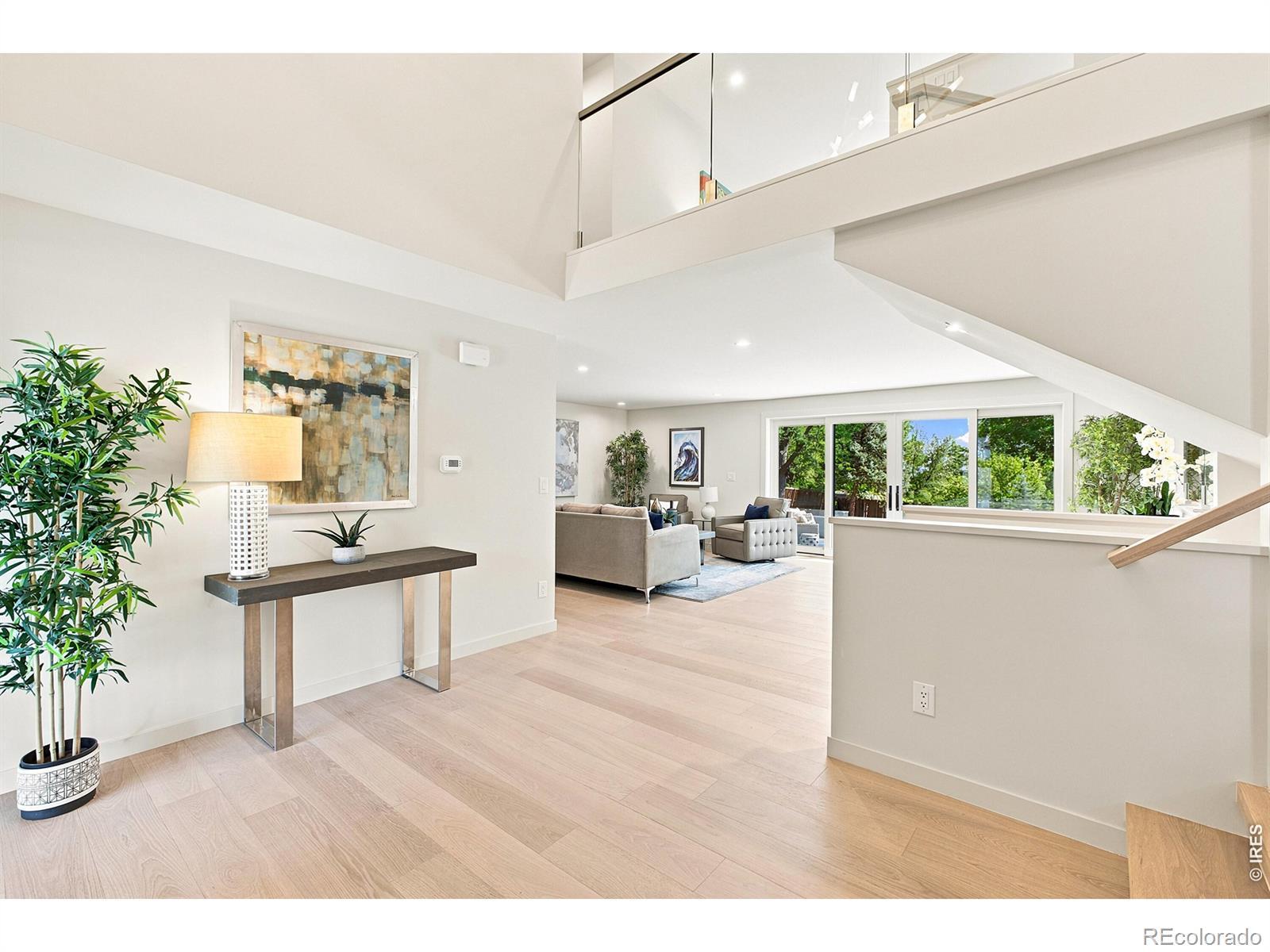 Image 4: Grand Entry Foyer Image 4: Grand Entry Foyer