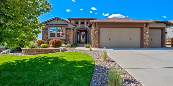 3069 Lakefront Drive