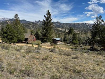 1241 Giant Track Road