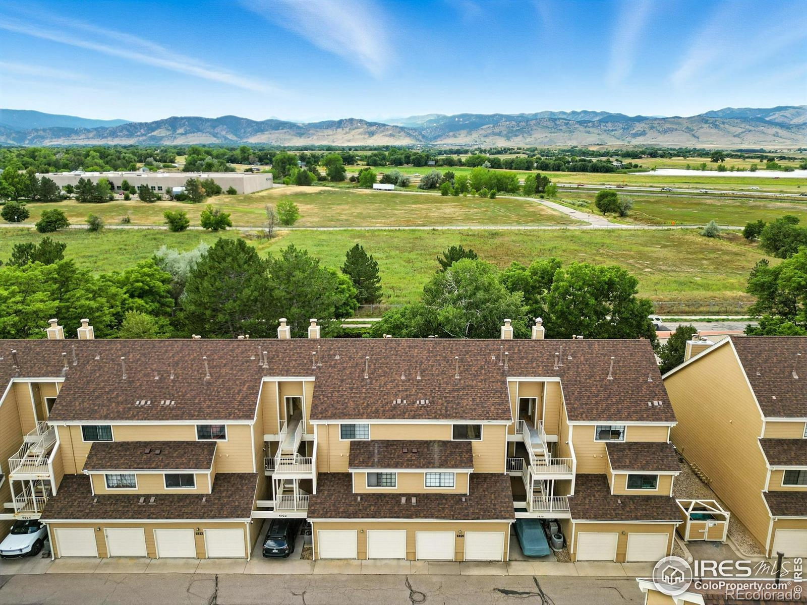 Image 1: Welcome to 5920 Gunbarrel Ave! Your new home awaits you.