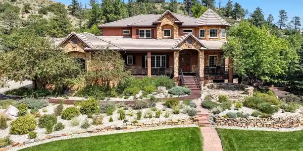 7615 Winding Oaks Drive
