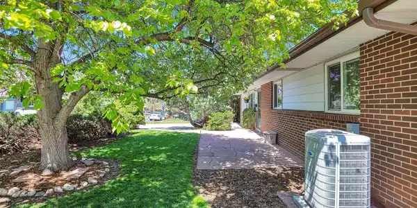 700 33rd Street