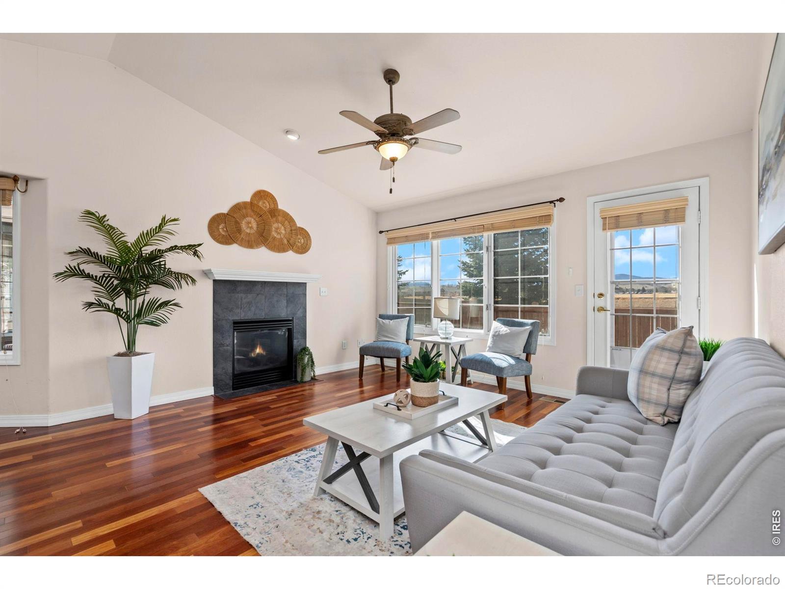 Image 3: Step out onto the Deck from the Living Room