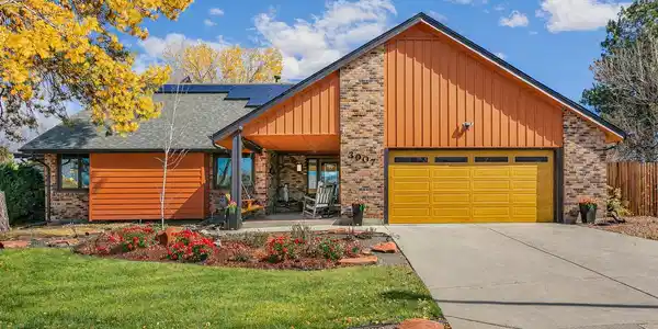 3907 W 104th Place