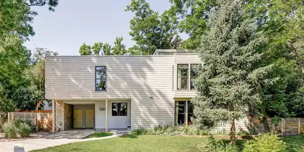 580 Pleasant Street