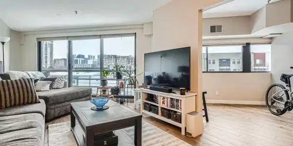 100 Park Avenue W