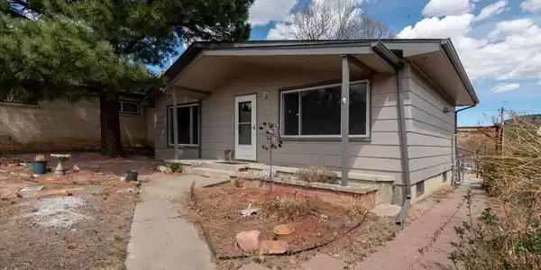 825 W Kansas Avenue