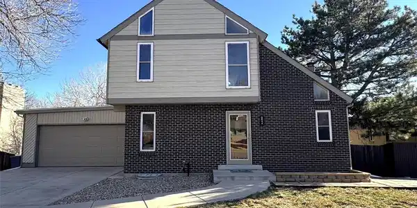 8644 W 66th Circle