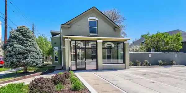 1960 N Clarkson Street