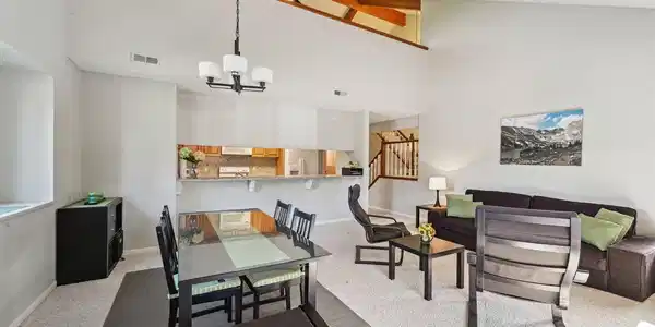 4475 Laguna Place