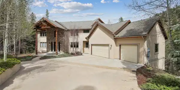 30 Carroll Court