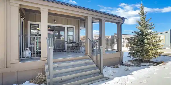 Image 2: Exterior Image 2: Exterior