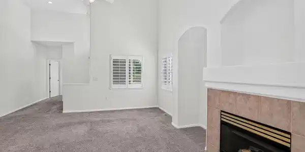 Image 4: Gas Fireplace Image 4: Gas Fireplace
