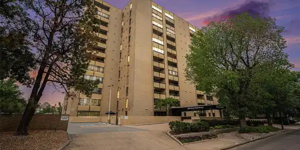 800 N Pearl Street