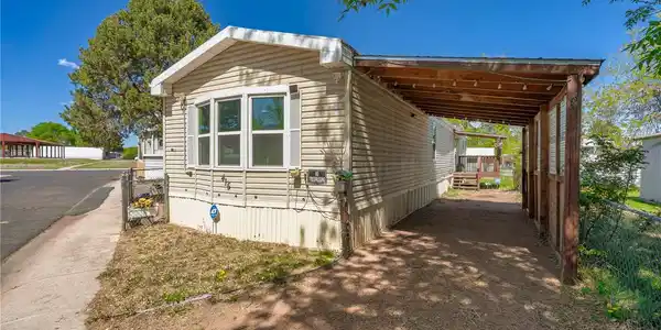 2840 S Circle