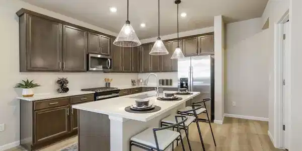 Image 3: KITCHEN WITH GAS STOVE
