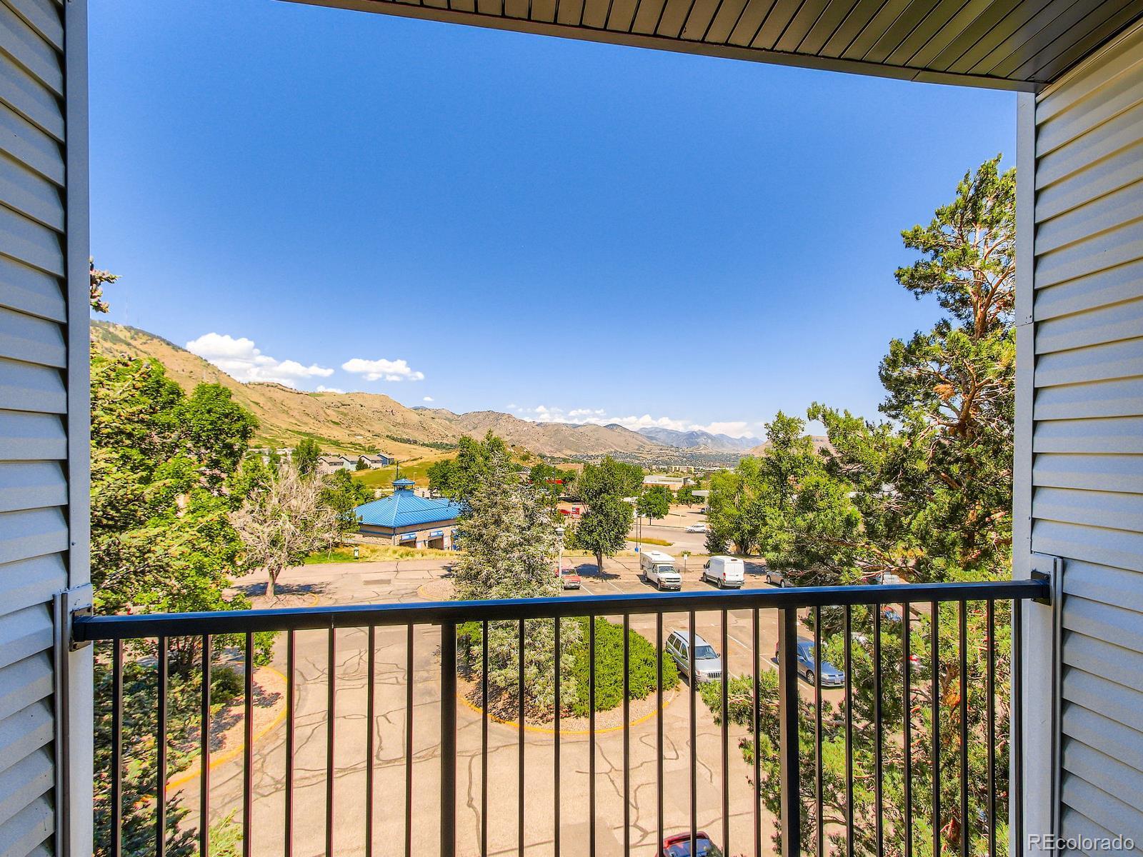 Image 3: 31 Balcony.jpg