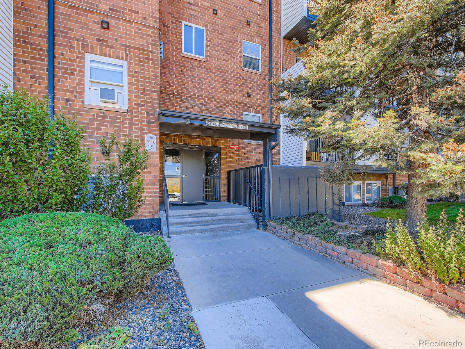 Image 4: 04 Exterior Front Entry.jpg